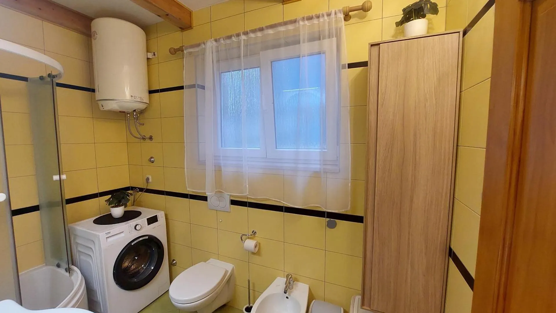 Apartman Forest Queen Pula 0*,